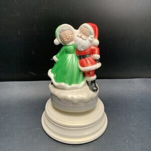 Vtg Sankyo Hand Painted Ceramic Dancing Santa & Mrs. Claus Rotating Music Box 8”